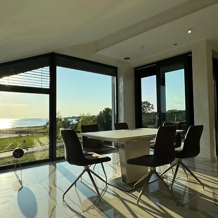 Seaview Апартаменты Фунтана