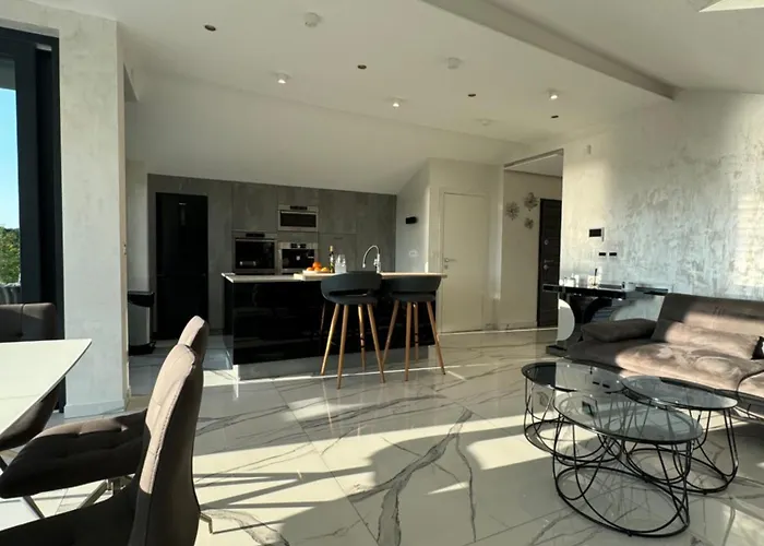 Seaview Apartment